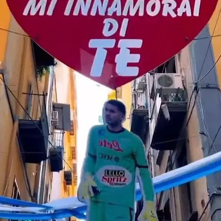 Gradoni Di Chiaia 62 Apartamento *