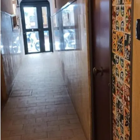 Gradoni Di Chiaia 62 Apartment